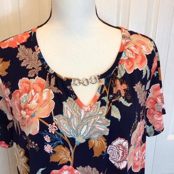 Cato Est 1946 Floral Short Sleeve Stretch Top Size 14/16W - Picture 2 of 6